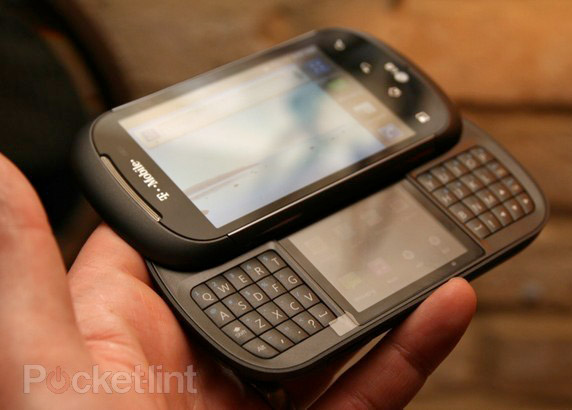 LGDualDisplayAndroidsmartphoneQWERTYkeyboard